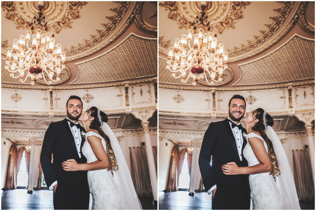 Tuğba ve Mert avizeli salonda romantik portre