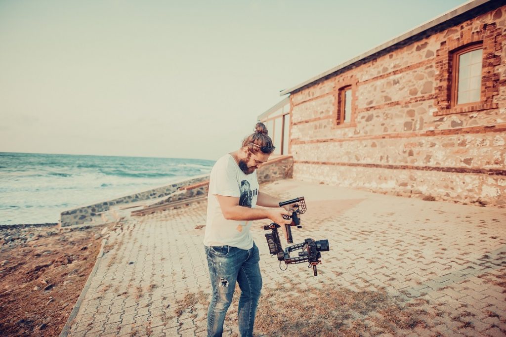 Siyah beyaz romantik düğün fotoğrafı