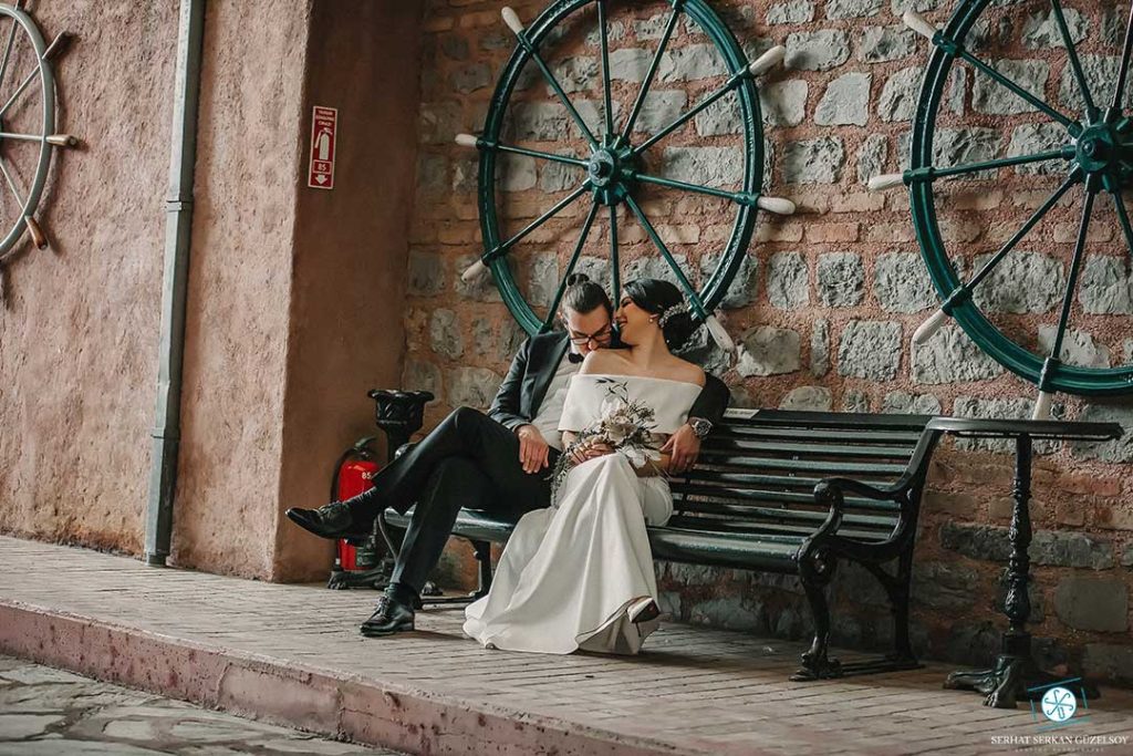 Doğal ve Yaratıcı Düğün Fotoğrafları Anılarınızı Ölümsüzleştirin Doğal ve Yaratıcı Düğün Fotoğrafları Anılarınızı Ölümsüzleştirin