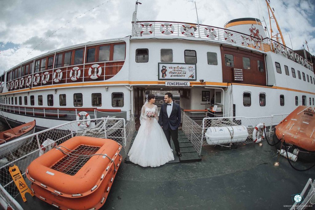 A Dream Wedding in the Crystal Blue Waters of the Aegean A Dream Wedding in the Crystal Blue Waters of the Aegean